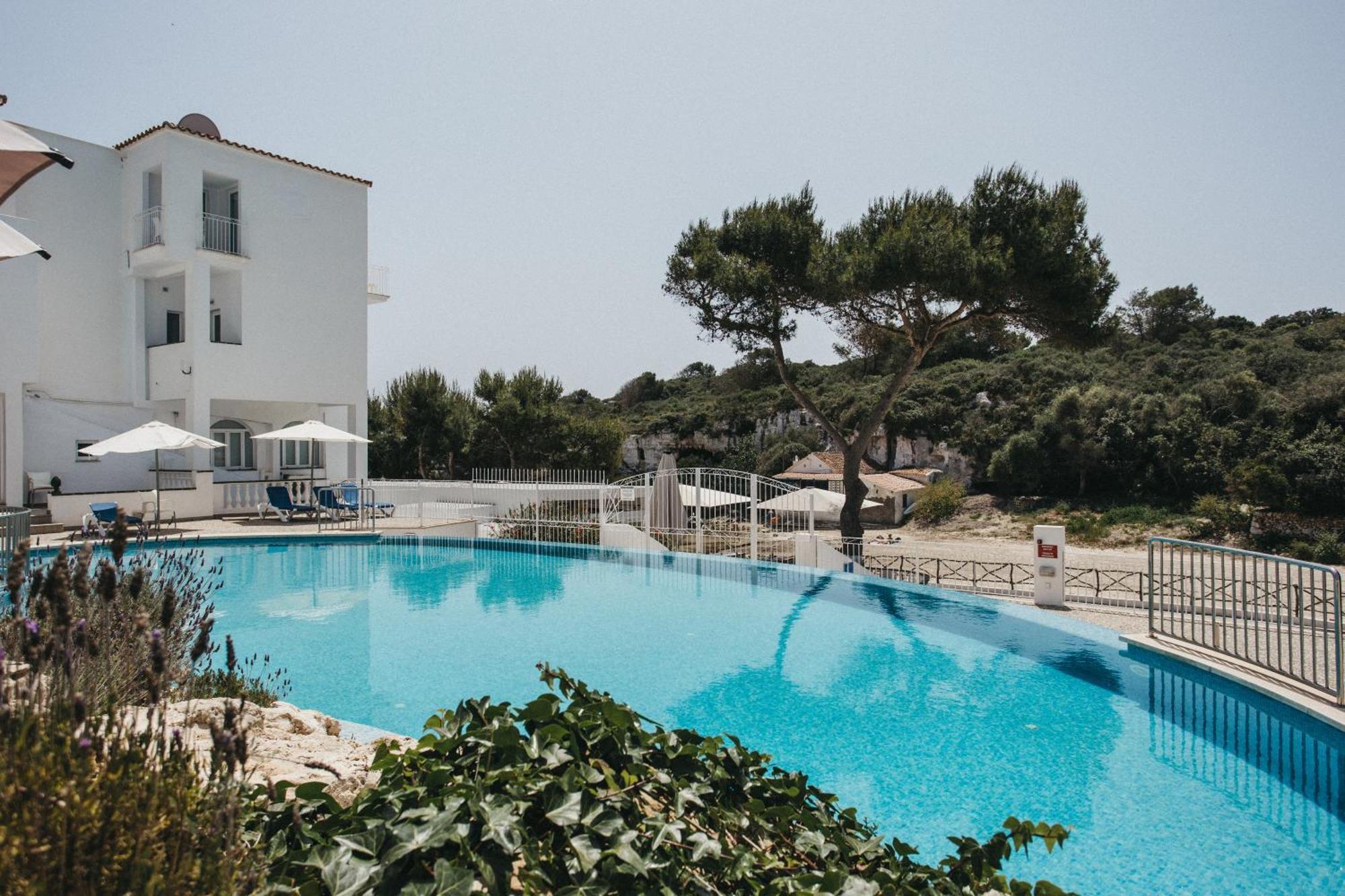 Hostal Xuroy Cala Alcaufar 외부 사진