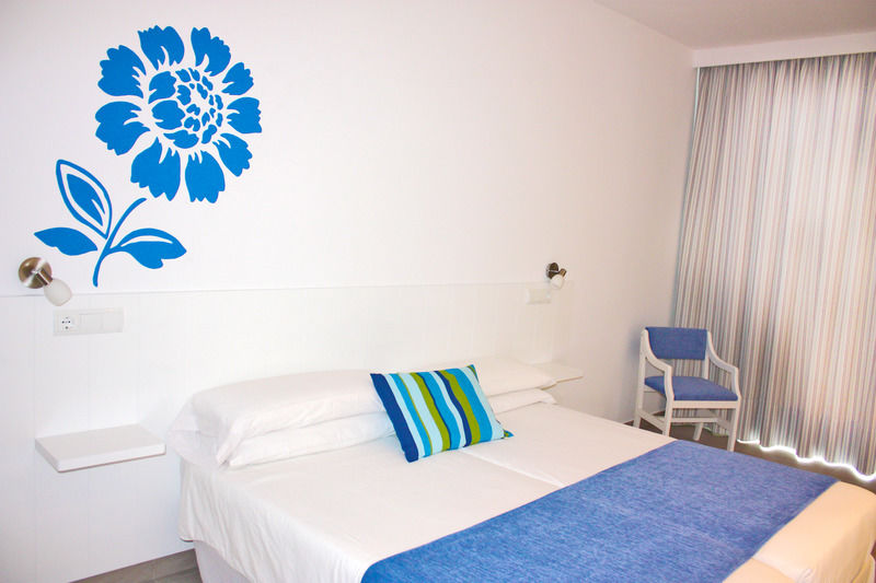 Hostal Xuroy Cala Alcaufar 외부 사진