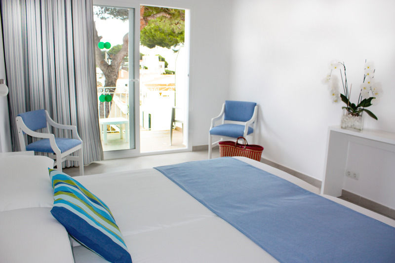 Hostal Xuroy Cala Alcaufar 외부 사진
