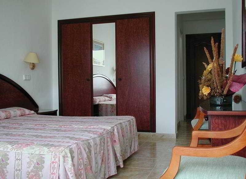 Hostal Xuroy Cala Alcaufar 외부 사진
